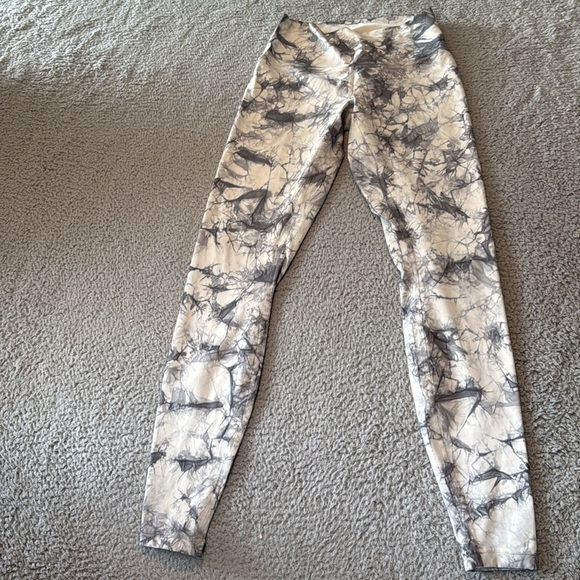 Lululemon Wunder Under Hi-Rise Tight  28
Dual Shibori Antique Whit Baltic size 6 - Picture 2 of 6